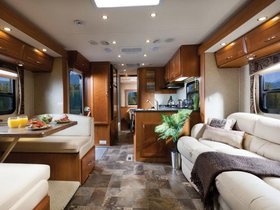 Интерьер Triple E Regency GT 2011 года  (фото 3 из 7)